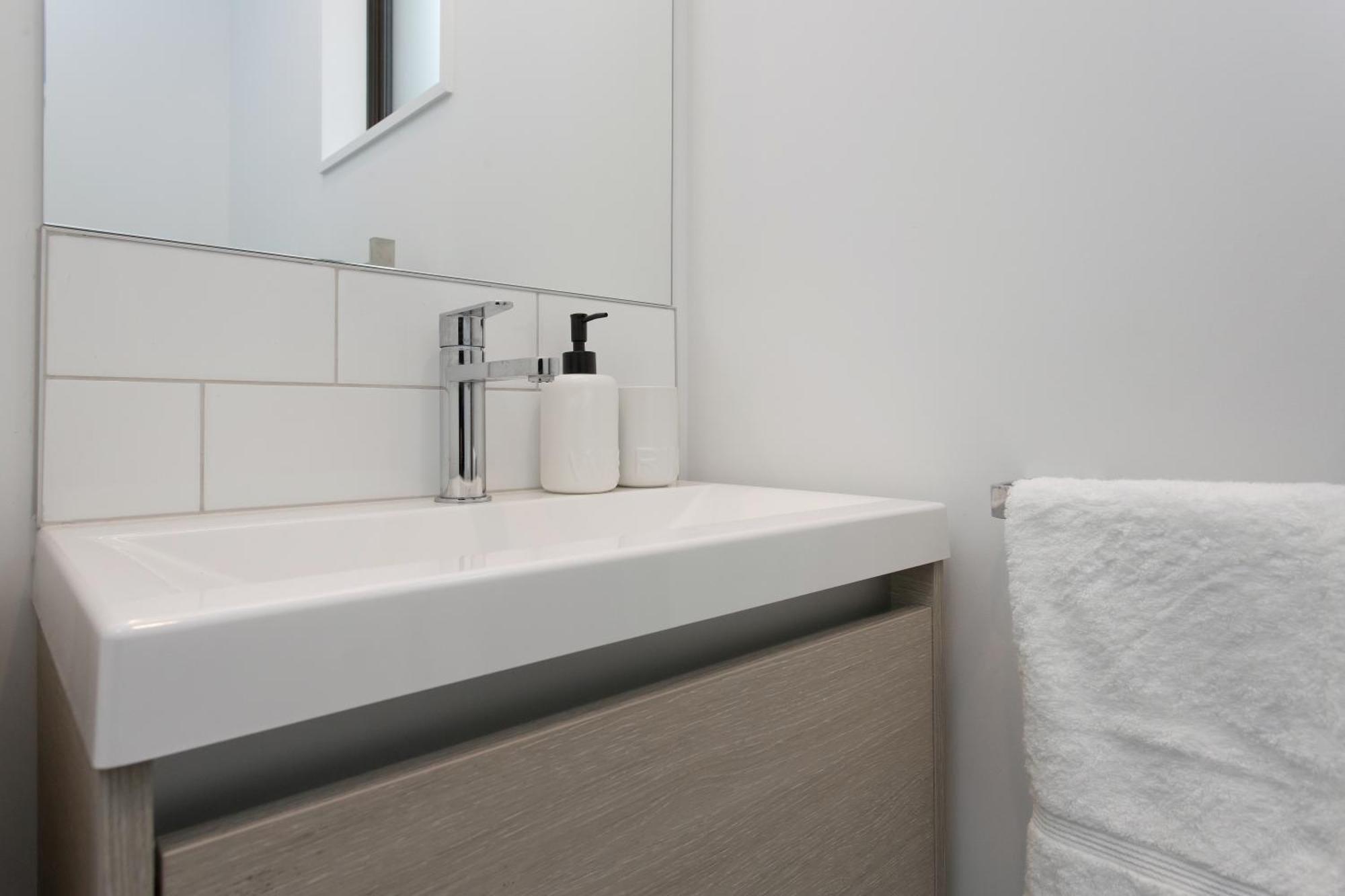 Modern Stylish New 3 Mins Cbd Apartment Christchurch